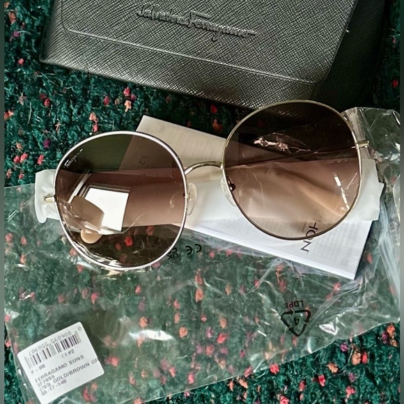 Ferragamo SF299S 60mm Round Sunglasses NWT Full Set Gold/Brown Rare main image 15
